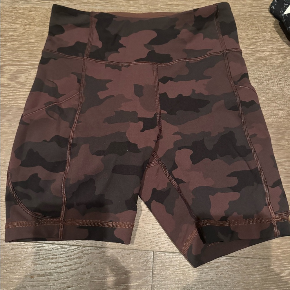 Lululemon camo biker short
